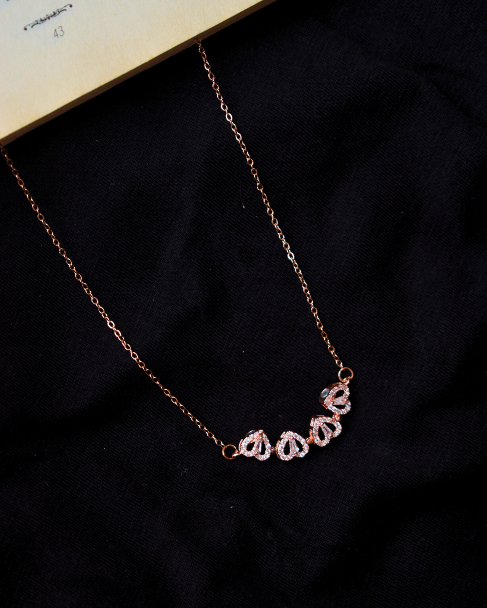 Rose Gold Magnetic Heart Clover Pendant